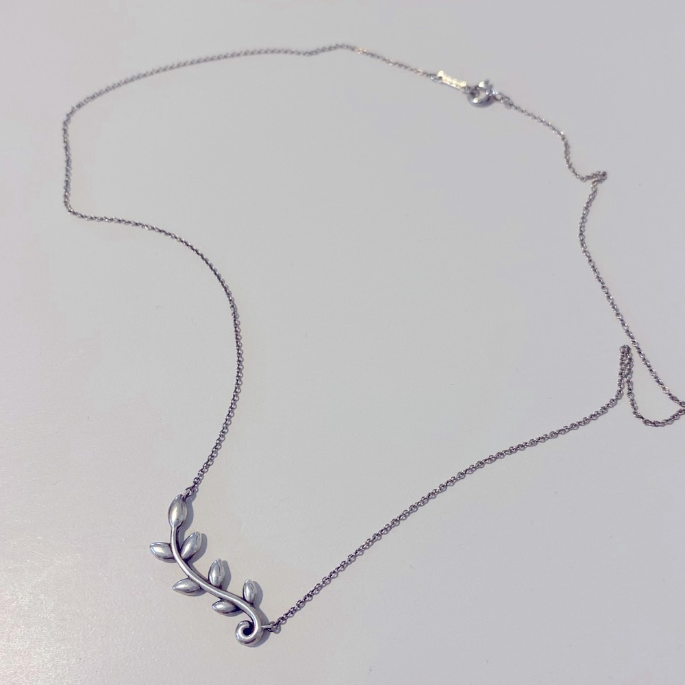 Tiffany & Co Paloma Picasso Olive Leaf Vine Pendant